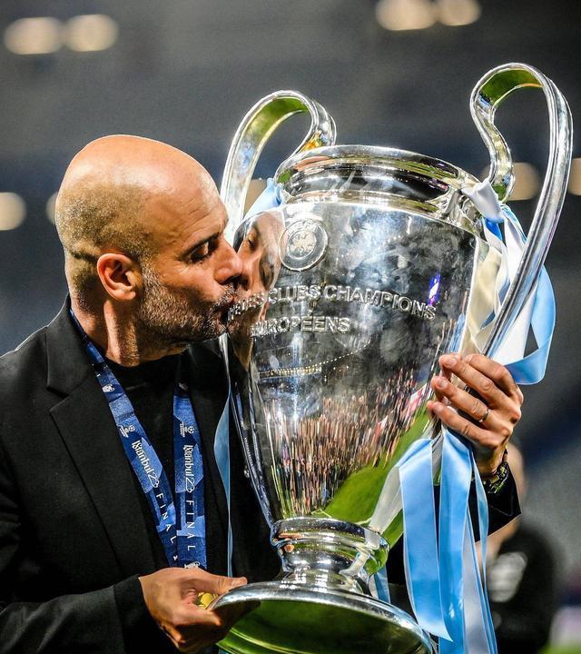 立博体育平台-转会期社区盾传出新动向，阿贾克斯绝杀压哨，管理层表态——更衣室稳定，临场指挥获称赞的简单介绍